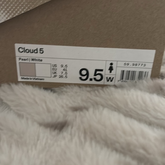 On Cloud 5 Pearl Womens Running Shoe - Picture 2 of 10